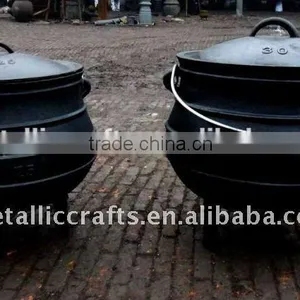 King of Size 30 Cast Iron Black Potjie, Three-legged Potjie Pot thumbnail-1