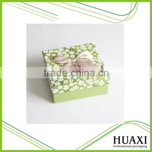 Green Small Flower Top and Bottom Paper Gift Boxes thumbnail-1