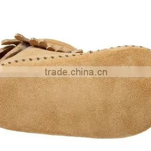 BYTCO Little Peanut Crib Shoe Back Flap Bootie (Infant) thumbnail-3
