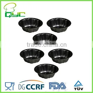 Non-Stick Carbon Steel 6pcs Heart Form Muffin Pan thumbnail-3