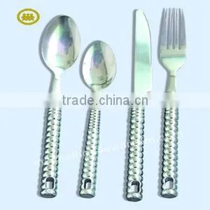 Stainless Steel Cutlery Set With Plastic Handle thumbnail-1