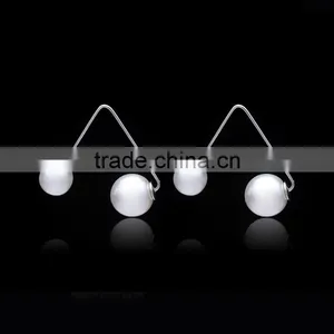 Wholesale Popular Fahion Jewelry , Simple Pearl Triangle Stud Earrings thumbnail-1