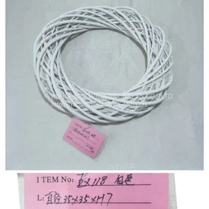 Hot Popular Heart Shaped Wall Decoration White Color Full Willow Round Shape Flower Wreath thumbnail-4