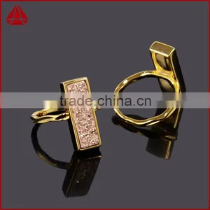 18k Yellow Gold-plated Base Metal Band Ring With Long Rectangle Rose Gold Druzy Stone thumbnail-1