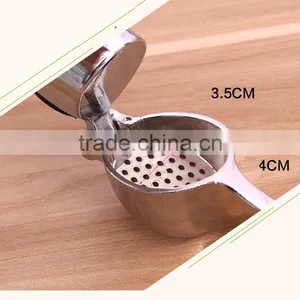 Kitchen Multifunctional Peel it Manually Pound Garlic Press-Zn Alloy Stainless Pound Garlic thumbnail-5