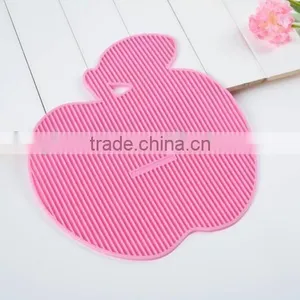 Food Grade Silicone Funny Apple Shape Coaster thumbnail-3