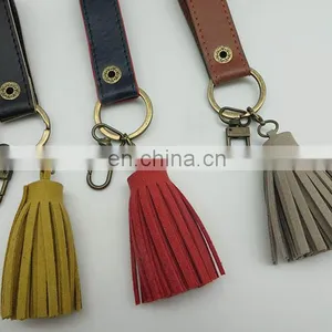 Various Kinds Personalized Design PU Leather Souvenir Keychain thumbnail-6