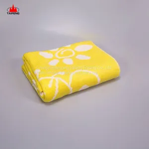 Factory Supply 100%Acrylic Super Soft Feel Baby Knitted Blanket in Stock thumbnail-4