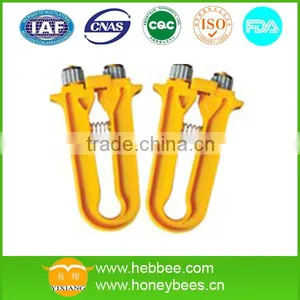 Plastic Handle Wire Stretcher for Beekeeping thumbnail-1