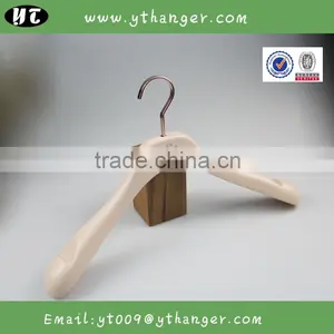 HA7058 Wooden Hanger With Rubber Coated Coat Dress Hanger Supplier's Choice thumbnail-4