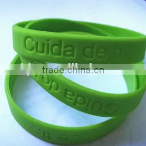 Fitbit Wristband Bracelet thumbnail-2