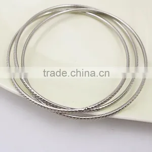 European American Textured Stainless Steel 3pcs Thin Silver Bangle Bracelet thumbnail-3