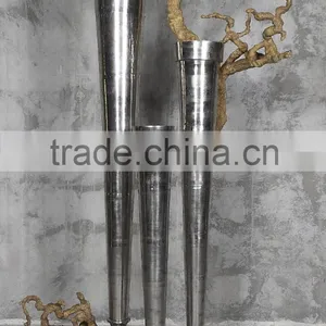 Metal Vase thumbnail-1