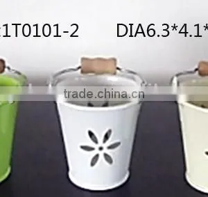 Decorative Powder Coated Tin Bucket With Wooden Handle thumbnail-1