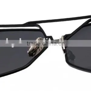 2016 Super Lovers Poly Polarized Sunglasses Metal Hollow Out V Glasses Frame Color Film Sunglasses thumbnail-4