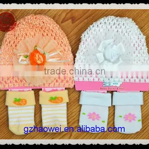 2016 Hot Sale Knitted Folwer Newborn Baby Hat+socks Set thumbnail-1