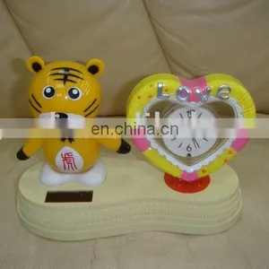 Flip Flap With Clock thumbnail-1