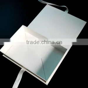 Folded Rigid Cardboard Gift Boxes With Bow Tie Closure thumbnail-6