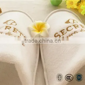 Guestroom and Home Terry Towelling Slipper Closed Toe With Gold Embroidary Printing Bathroom Slippers thumbnail-2