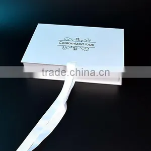 Luxury Customized White Bra Packaging Box Design thumbnail-3