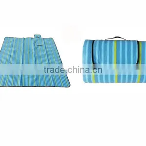 Customized Check Waterproof Picnic Insulation Blanket thumbnail-2