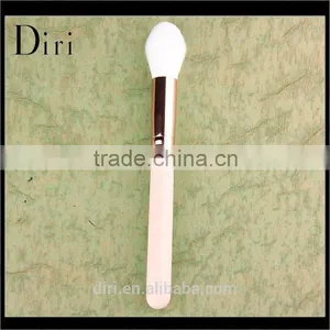 New Design Wood Handle Flawless Concealer Makeup Brush thumbnail-6