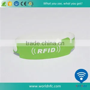 Factory Price Disposable Coated Paper RFID Wristband thumbnail-1