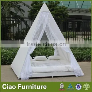 Outdoor Arabian Style Sun Bed Rattan Daybed With Gauze Shade thumbnail-1