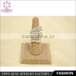 2015 Yiwu New Products Silver Plated Finger Ring With White Rhinestone Snake Shape thumbnail-1