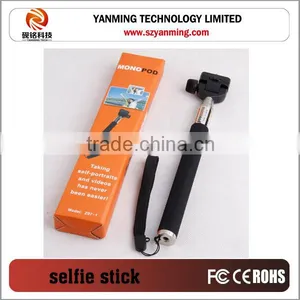 Wireless Bluetooth Selfie Stick thumbnail-1