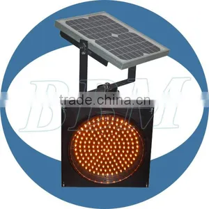 300mm High Brightness Disposable Solar Powered Traffic Light thumbnail-3
