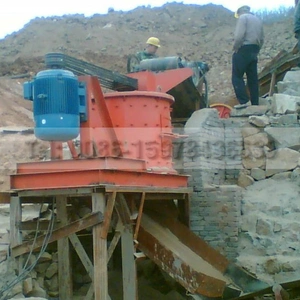 Long Service Life Vertical Composite Crusher Not Easily Corroded thumbnail-1