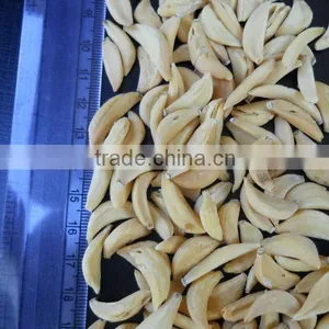 BEST QUALITY DRIED GARLIC CLOVES/FLAKES thumbnail-1