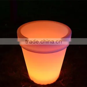BSCI Approval LED Flower Pot Outdoor Large Size Plastic Flower Planter Rustic Flower Pots& Planters thumbnail-1