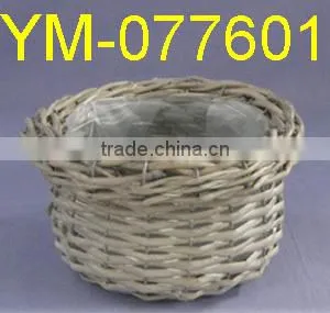 Small Round Wicker Garden Flower Basket thumbnail-1