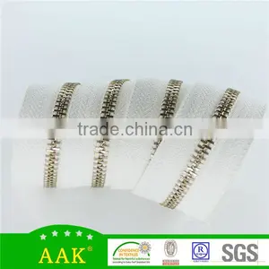 Excellent Quality Shiny Gold Garment Metal Zipper Rolls in 3#5#10#15# thumbnail-3