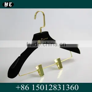 Hot Sale Red Plastic Clothes Hanger Coated With Velvet With Golden Clips thumbnail-3