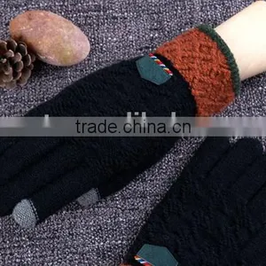 Hotsale Premium Woolen Yarn Knitted Contrast Color Touch Screen Gloves For Boys thumbnail-1