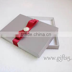 Handmade Luxury Silk Wedding Invitation Boxes Wholesale thumbnail-4