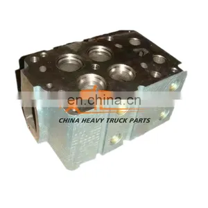 Wholesale High Quality A7 CNHTC SINOTRUK HOWO D12 Engine Accessories AZ1246040010B Cylinder Head thumbnail-2