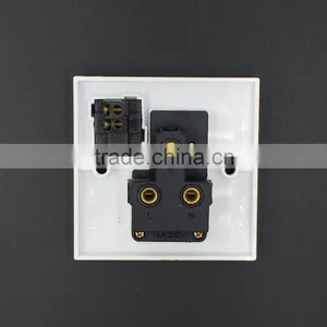 Antique Multiple Standard Grounding Socket and Switch thumbnail-2