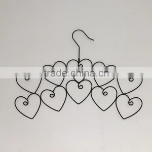 Hot Sale Metal Round Heart Shape Hanging Scarf Hanger for Display thumbnail-1