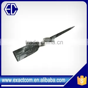 Wooden Handle Steel Pickaxe thumbnail-3