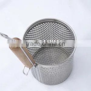 Stainless Steel Wire Mesh Strainer With Bamboo Handle thumbnail-6