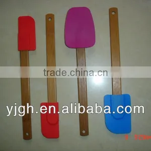 Kasun Silicone 12 Inch Spatula With Wooden Handle thumbnail-1