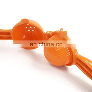 Wholesale Kitchen Accessories Food Grade Plastic Lemon Squeezer Fruit Tool thumbnail-6