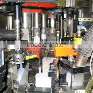 Automatic 5 Gallon Gasket Into the Capping Machine thumbnail-2