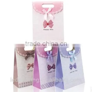 Lovely Christmas Paper Gift Bags,Birthday Party Package thumbnail-4