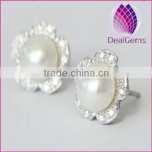 2015 Wholesale Fashion 925 Sterling Silver Round Natural Freshwater Pearl With Flower Stud Earring thumbnail-1