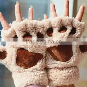 China Supplier Warm Very Thick Cartoon Bear Paw Gloves thumbnail-3